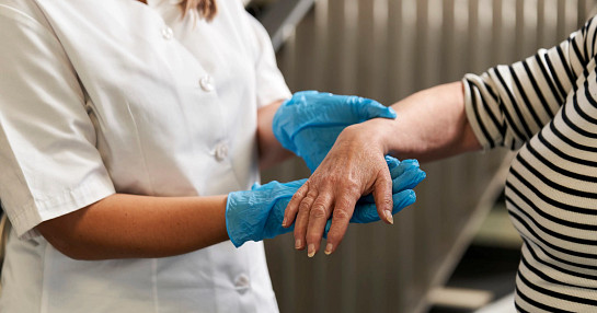 Close up nurse and hand_2 Close up nurse and hand_2