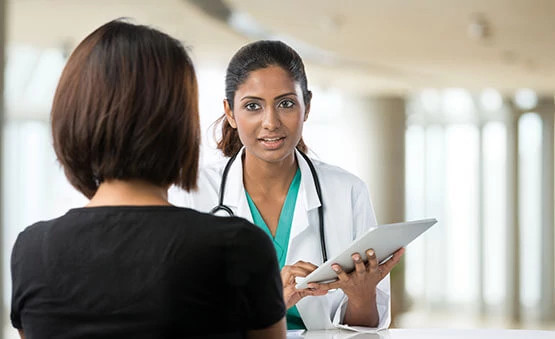 uuid_73e2ec35-4a80-494e-957d-8d5abebf38c6_doctor-patient-ipad uuid_73e2ec35-4a80-494e-957d-8d5abebf38c6_doctor-patient-ipad
