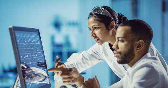 doctors_looking_computer