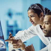 doctors_looking_computer